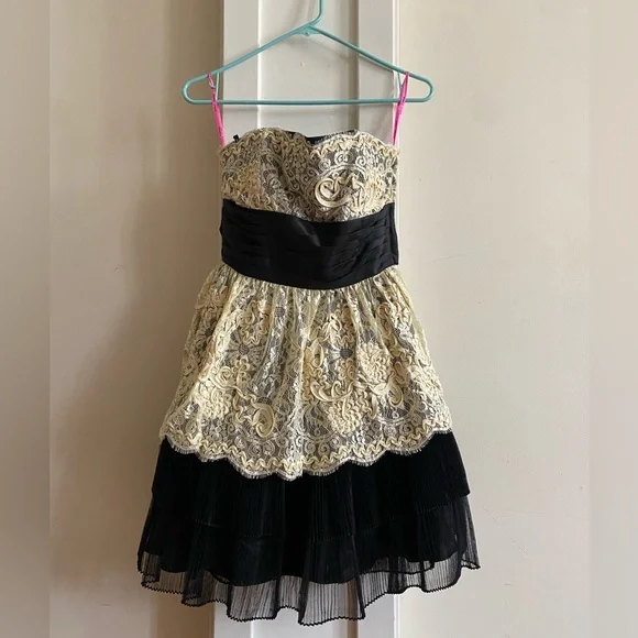 Vintage Betsy Johnson Strapless Lace Prom Dress Black and White, size 4 - Picture 3 of 10